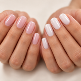 Unghie con top coat Milky Rose e Milky White senza dispersione – effetto lattiginoso lucido