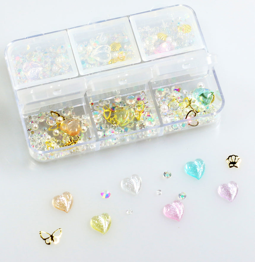 Box 6 decorazioni per unghie e nail art - cuori, varie forme, pietre preziose e diamantini